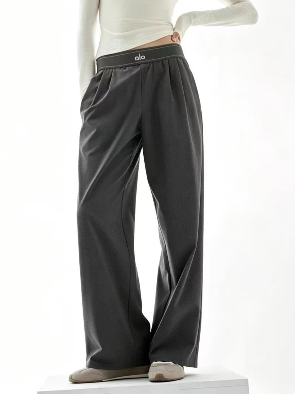 NWT ALO Yoga Wide Leg Trouser Dark Grey 💕 Size S, Regular 30"
